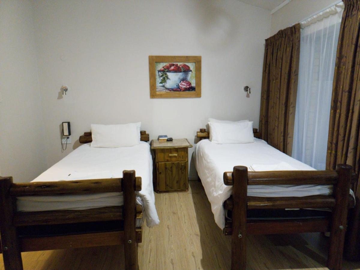 Rusplek Guesthouse And Conference Centre Блоемфонтейн Екстериор снимка
