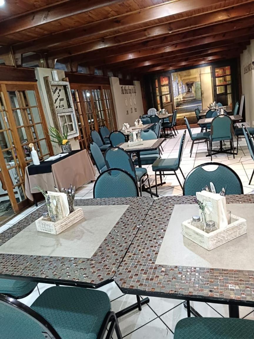 Rusplek Guesthouse And Conference Centre Блоемфонтейн Екстериор снимка