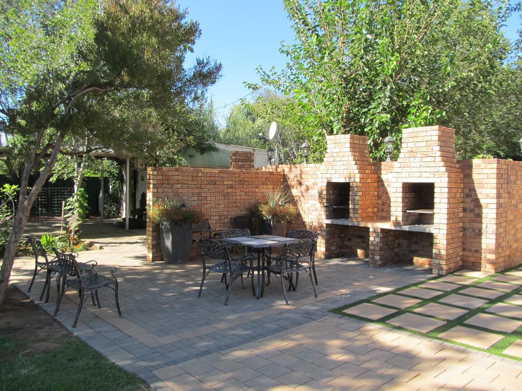 Rusplek Guesthouse And Conference Centre Блоемфонтейн Екстериор снимка