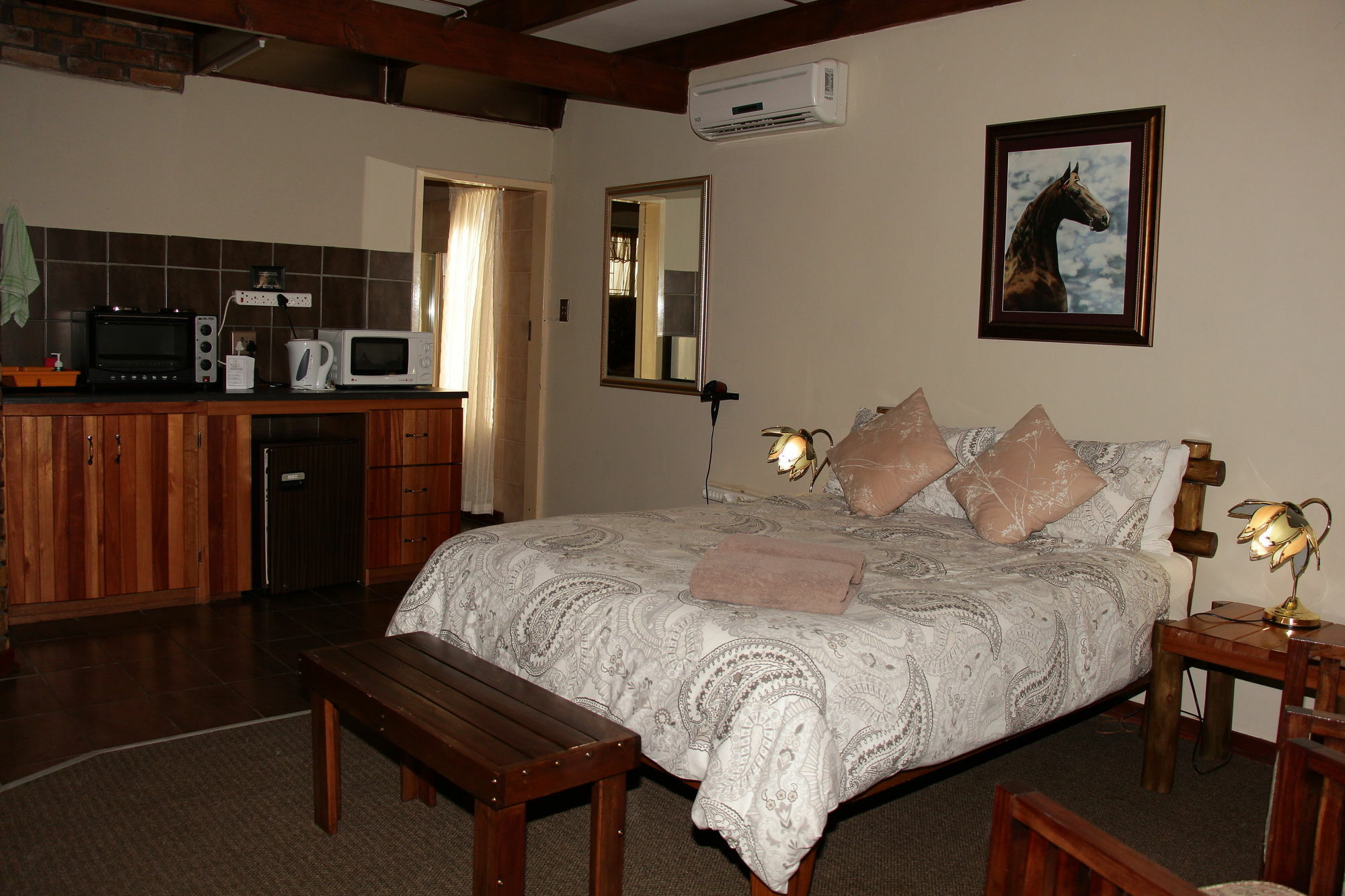 Rusplek Guesthouse And Conference Centre Блоемфонтейн Екстериор снимка